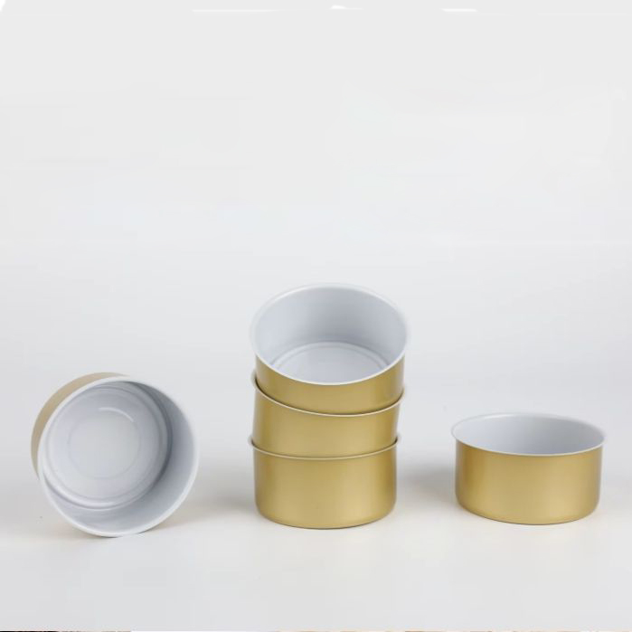 علبة ألومنيوم لطعام الحيوانات الأليفة مع غطاء سهل الفتح.