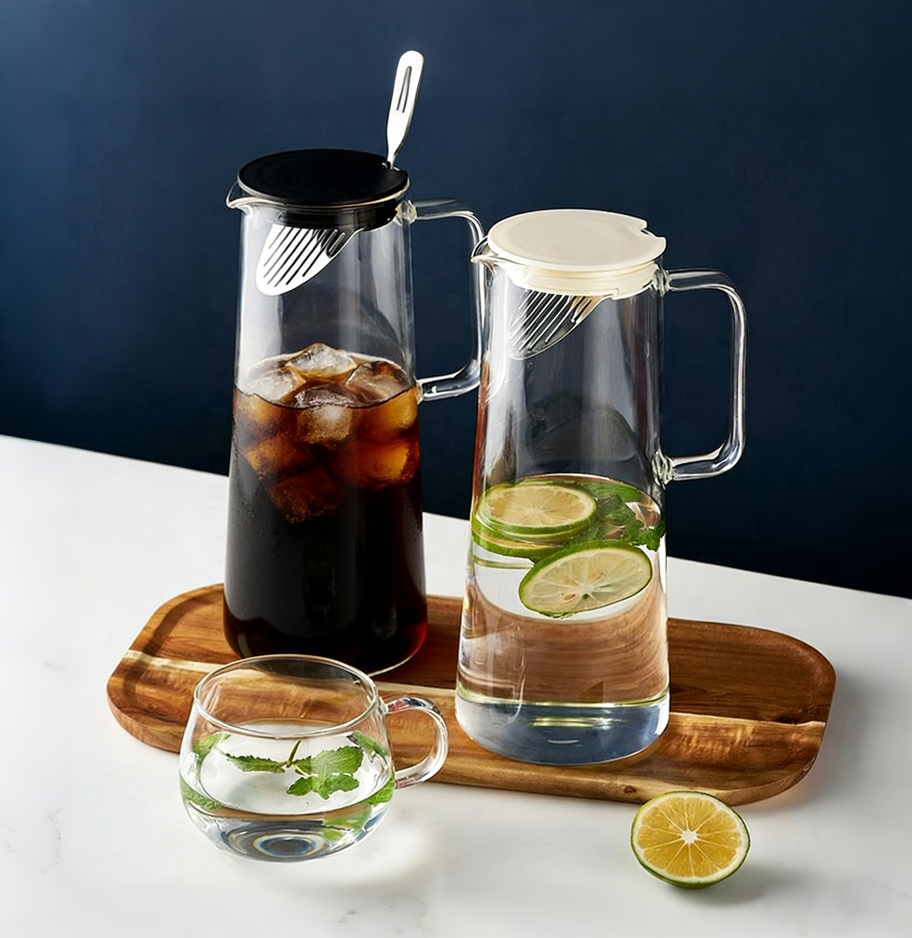 إبريق ذو شكل أسطواني