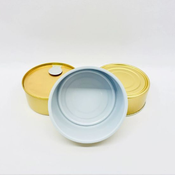 علبة ألومنيوم لطعام الحيوانات الأليفة مع غطاء سهل الفتح.