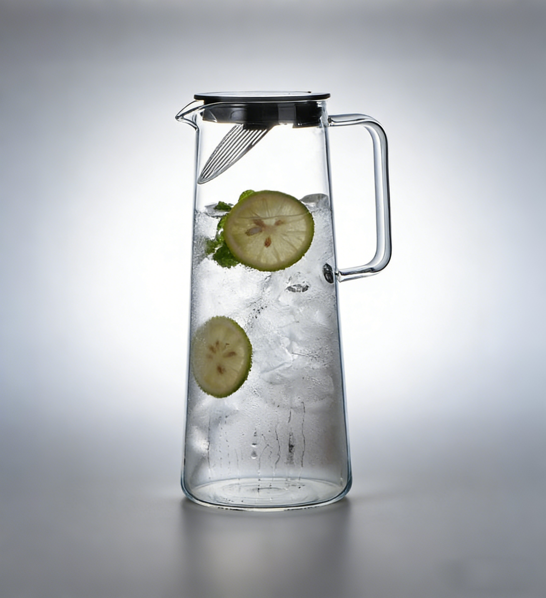 إبريق ذو شكل أسطواني